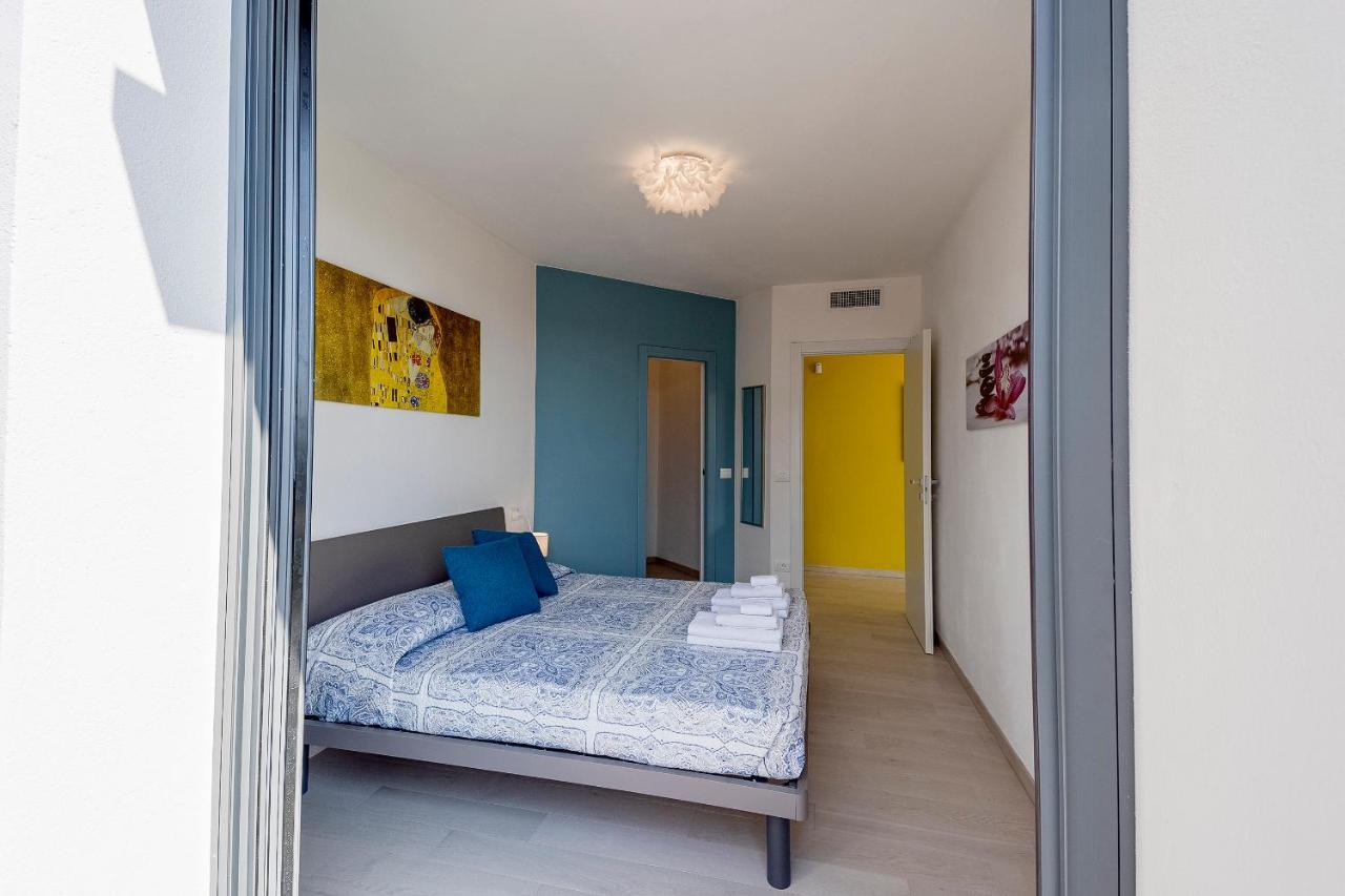 Aregai Marina Exclusive Seaside Apartments Santo Stefano al Mare Esterno foto